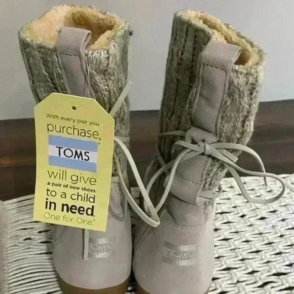 Toms Nepal Suede/Knit Upper Faux Fur Pull On Boots Size 7 - Picture 7 of 10